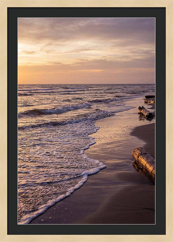 Serene Ocean Waves