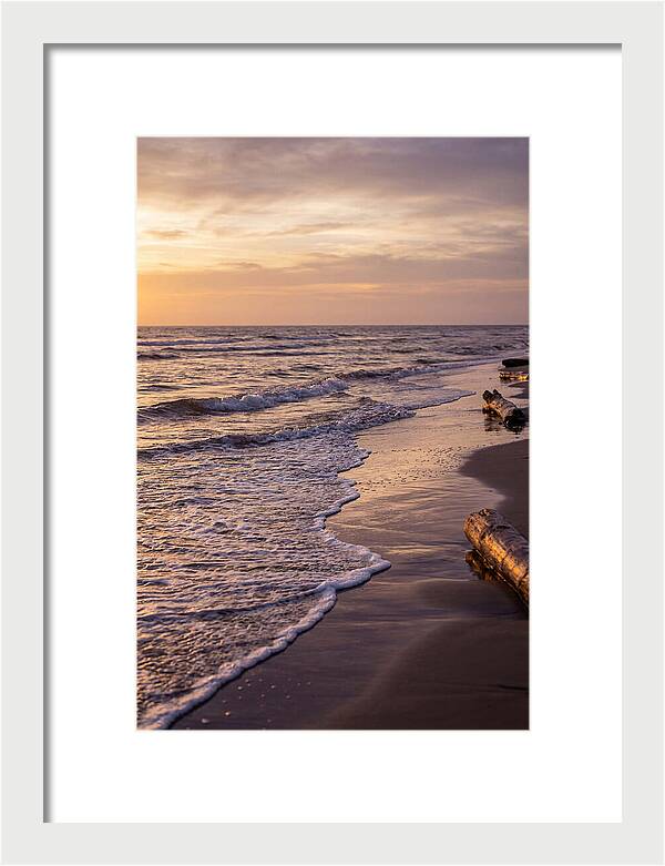 Serene Ocean Waves