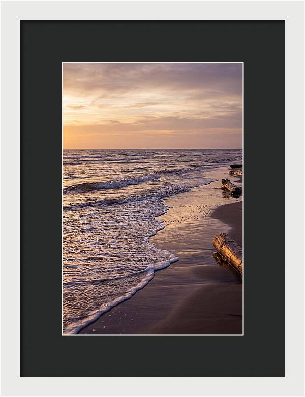 Serene Ocean Waves
