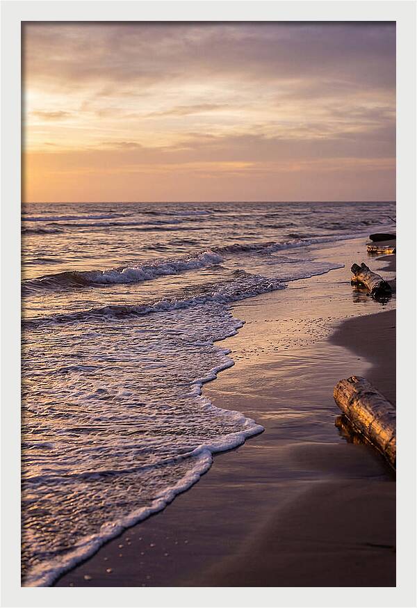 Serene Ocean Waves