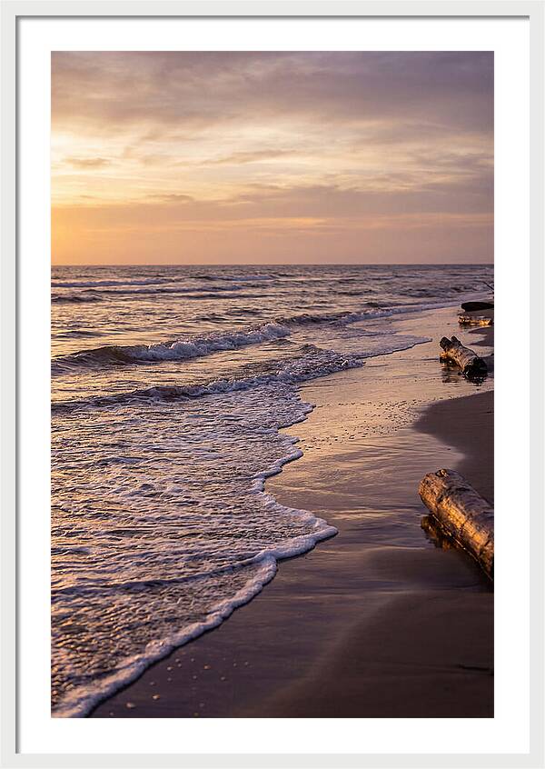Serene Ocean Waves