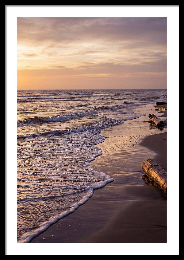 Serene Ocean Waves