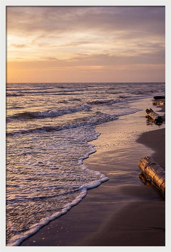 Serene Ocean Waves