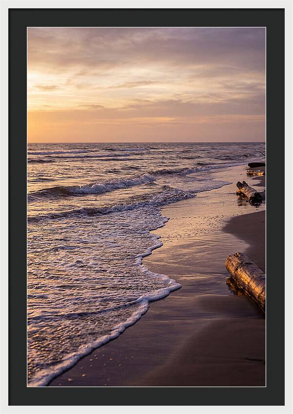 Serene Ocean Waves