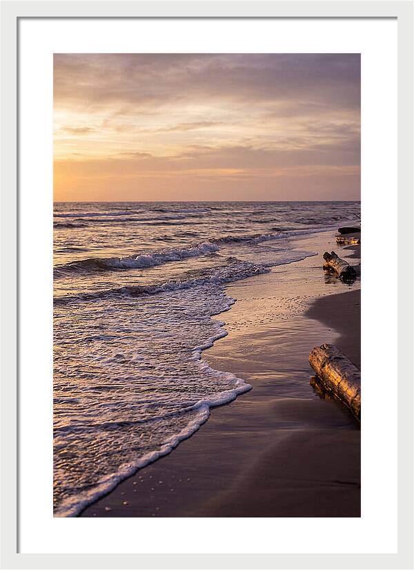 Serene Ocean Waves