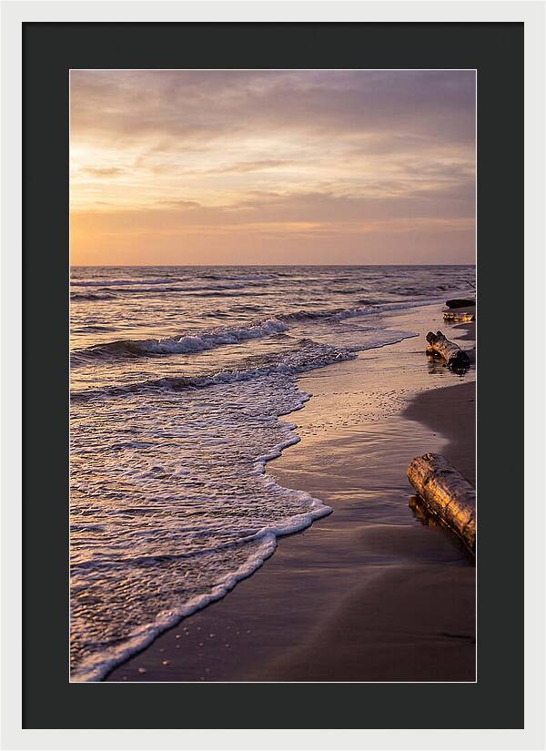 Serene Ocean Waves