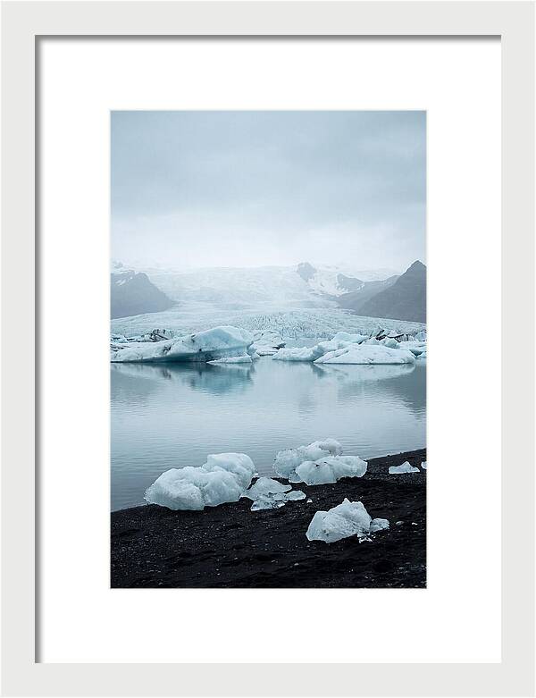 Serenity At Jkulsrln Glacier Lagoon