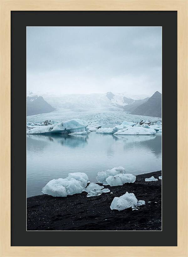 Serenity At Jkulsrln Glacier Lagoon