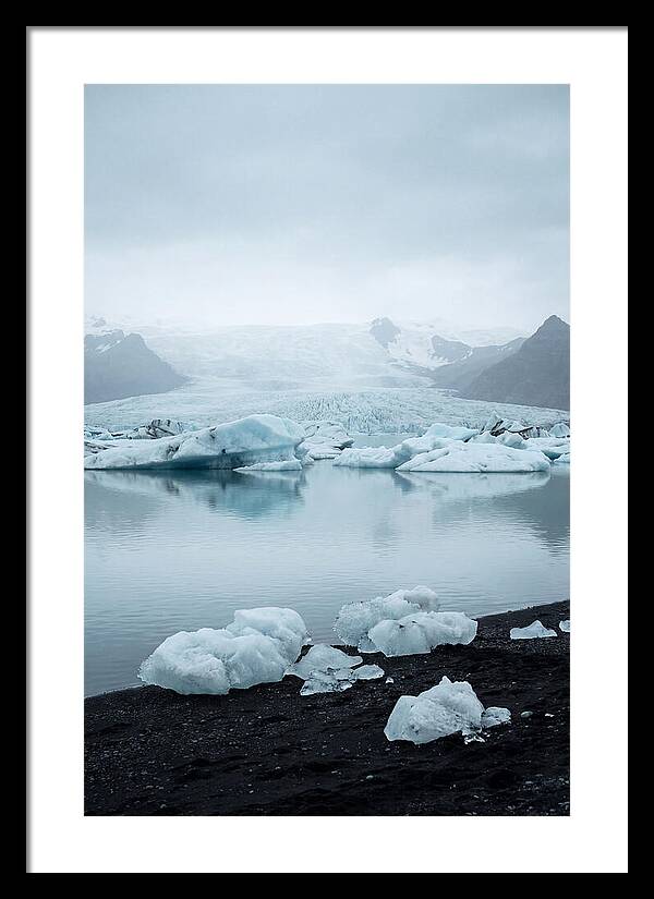 Serenity At Jkulsrln Glacier Lagoon