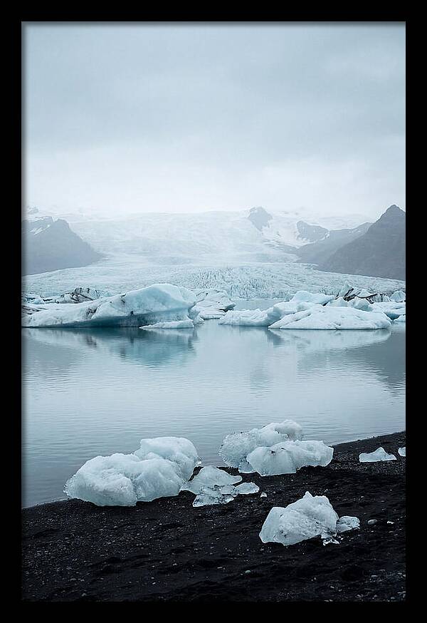 Serenity At Jkulsrln Glacier Lagoon