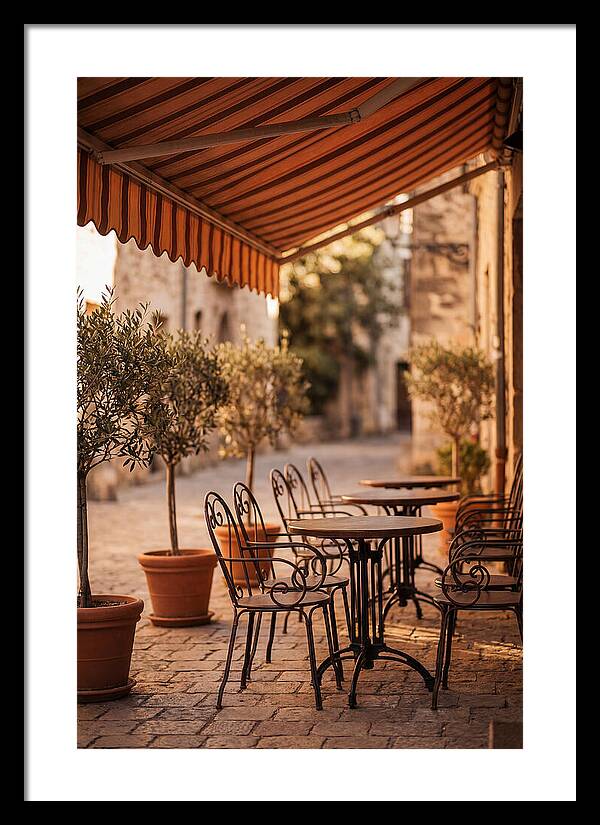 Sidewalk Caf Serenity