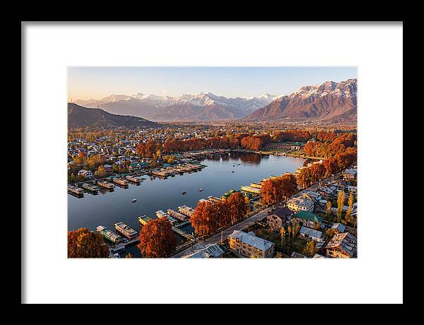 Srinagar Serenity Over Dal Lake