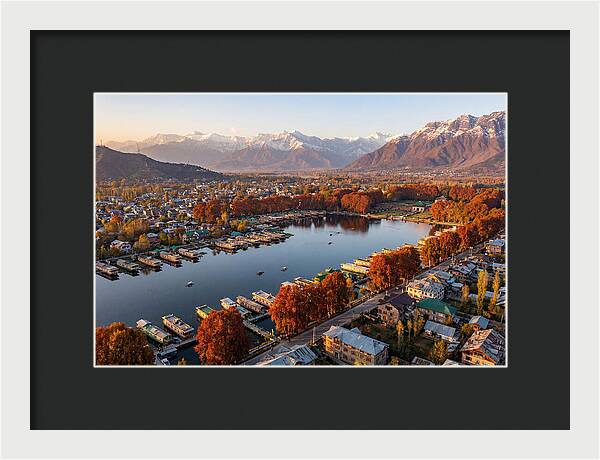 Srinagar Serenity Over Dal Lake