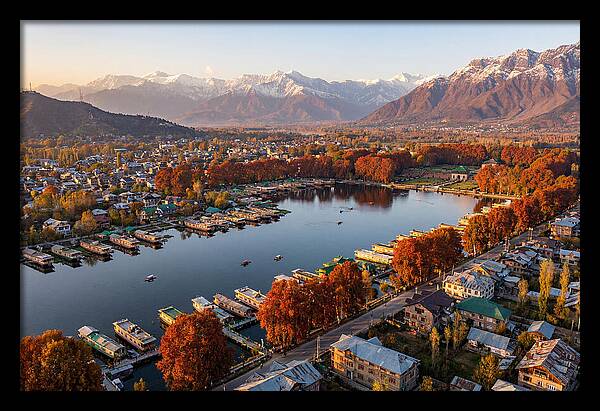 Srinagar Serenity Over Dal Lake