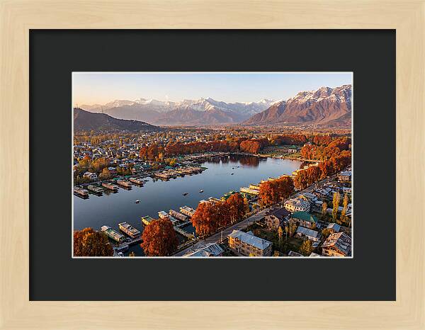 Srinagar Serenity Over Dal Lake