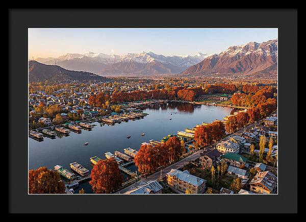 Srinagar Serenity Over Dal Lake