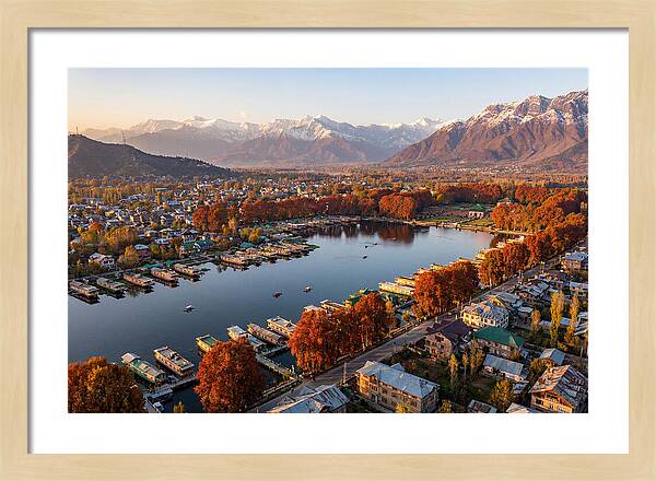Srinagar Serenity Over Dal Lake