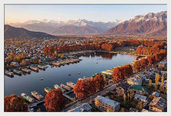 Srinagar Serenity Over Dal Lake