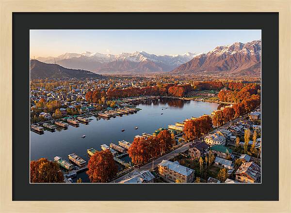 Srinagar Serenity Over Dal Lake