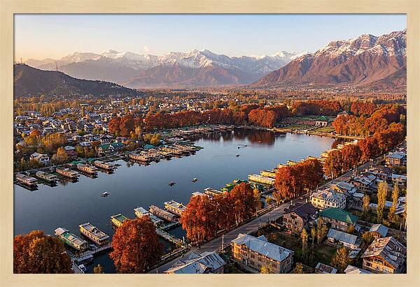 Srinagar Serenity Over Dal Lake