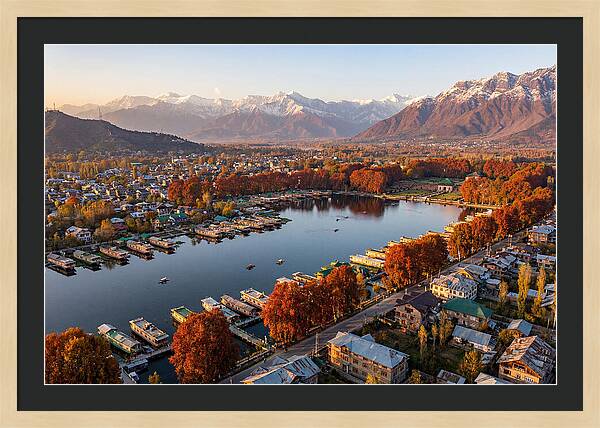 Srinagar Serenity Over Dal Lake