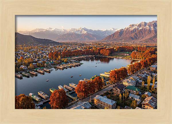 Srinagar Serenity Over Dal Lake