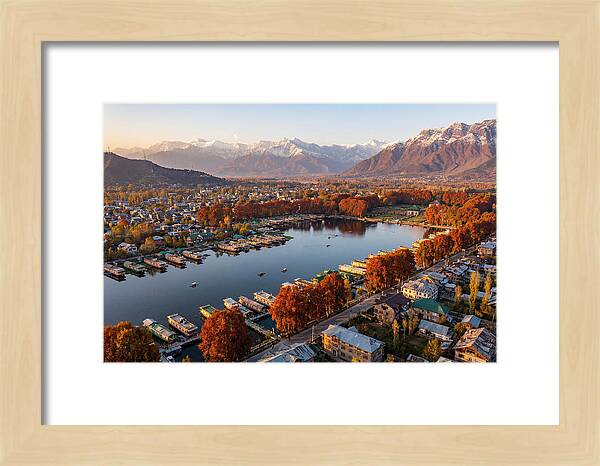 Srinagar Serenity Over Dal Lake