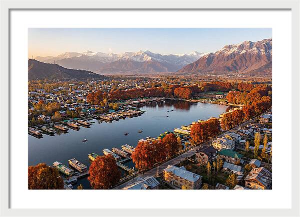 Srinagar Serenity Over Dal Lake