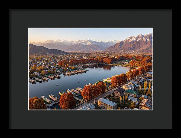 Srinagar Serenity Over Dal Lake