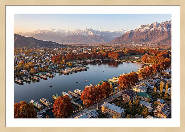 Srinagar Serenity Over Dal Lake