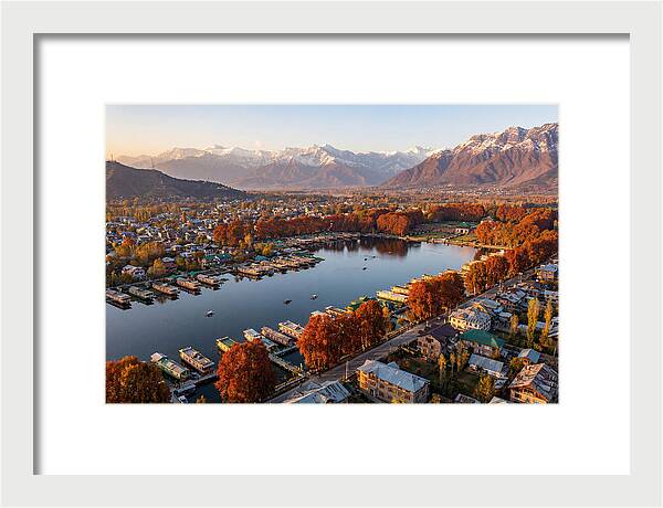 Srinagar Serenity Over Dal Lake