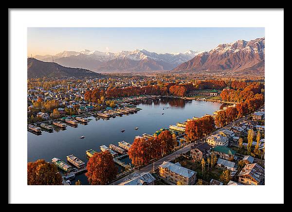 Srinagar Serenity Over Dal Lake