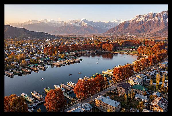 Srinagar Serenity Over Dal Lake