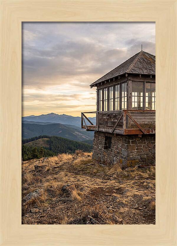 Steptoe Butte Fire Lookout At Dusk