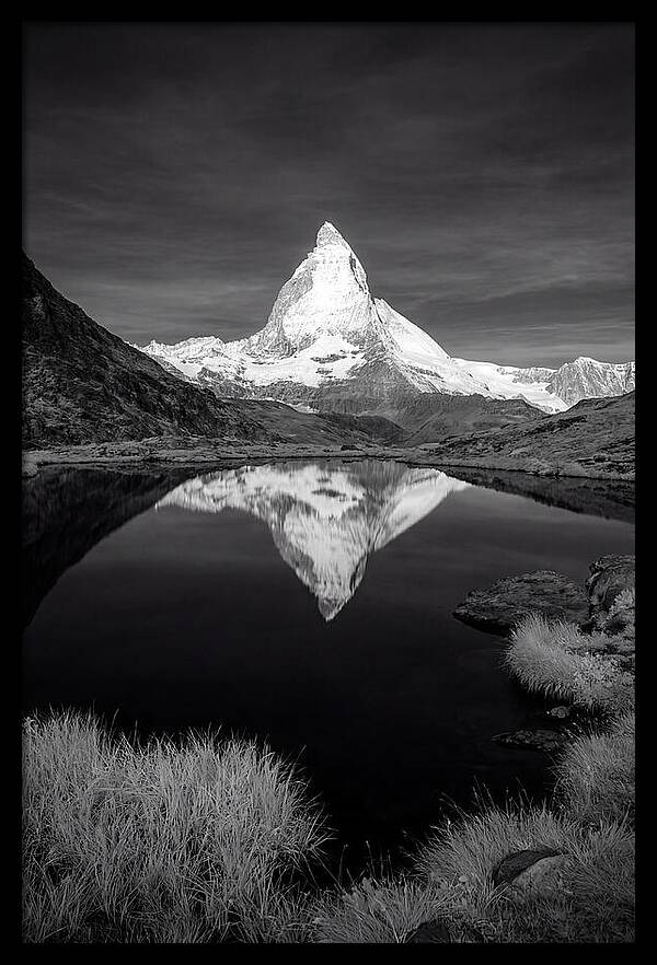 Stunning Matterhorn Serenity