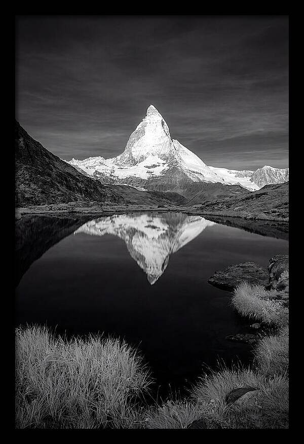 Stunning Matterhorn Serenity