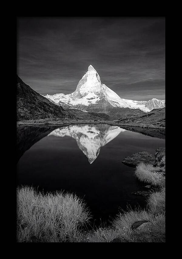 Stunning Matterhorn Serenity