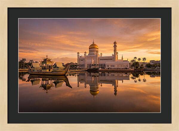Sultan Omar Ali Saifuddien Mosque At Sunset
