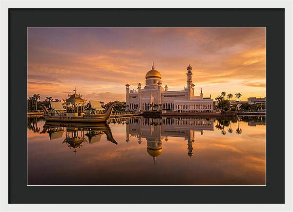 Sultan Omar Ali Saifuddien Mosque At Sunset