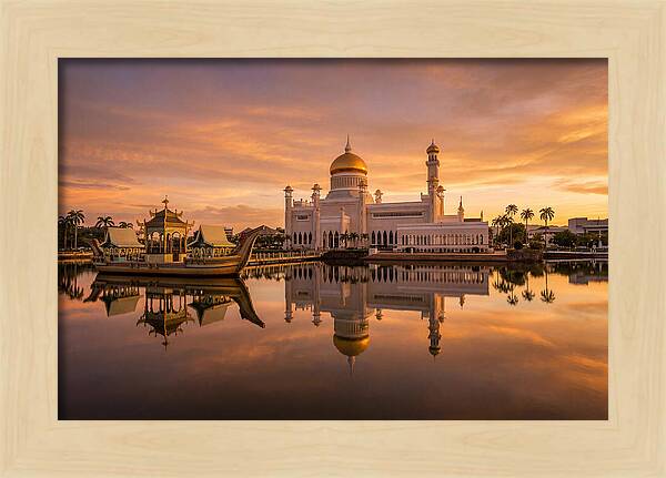 Sultan Omar Ali Saifuddien Mosque At Sunset