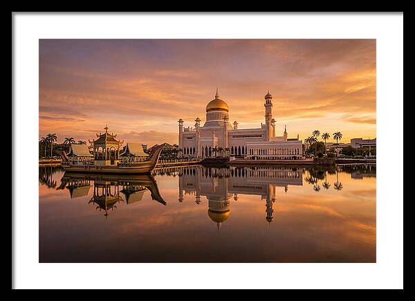 Sultan Omar Ali Saifuddien Mosque At Sunset
