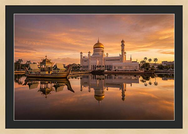 Sultan Omar Ali Saifuddien Mosque At Sunset