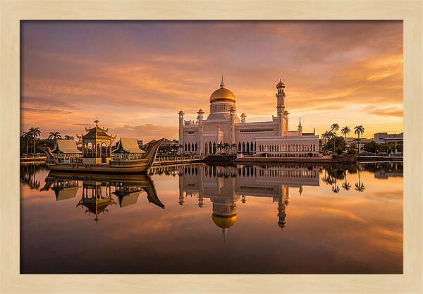 Sultan Omar Ali Saifuddien Mosque At Sunset