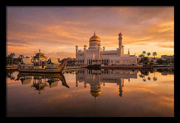 Sultan Omar Ali Saifuddien Mosque At Sunset