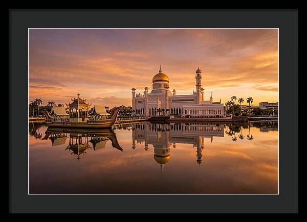 Sultan Omar Ali Saifuddien Mosque At Sunset