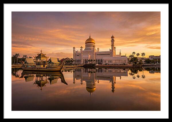 Sultan Omar Ali Saifuddien Mosque At Sunset
