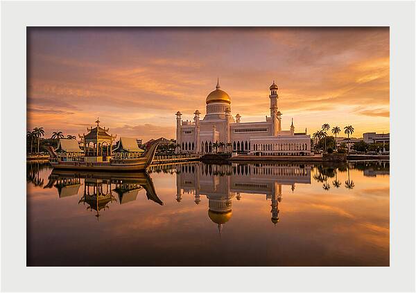 Sultan Omar Ali Saifuddien Mosque At Sunset