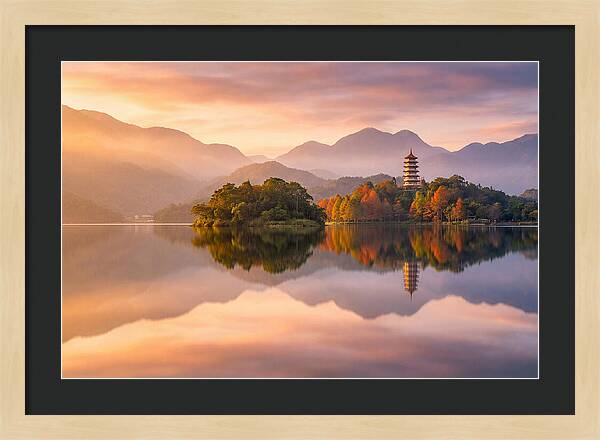 Sun Moon Lake At Dawn