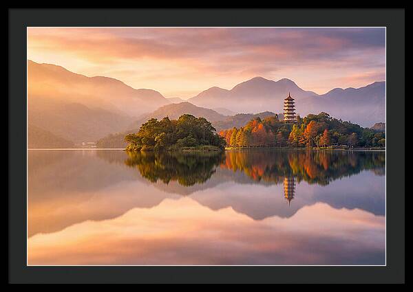 Sun Moon Lake At Dawn