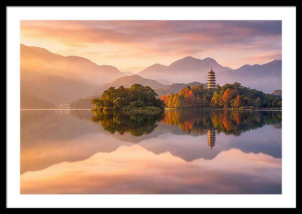 Sun Moon Lake At Dawn